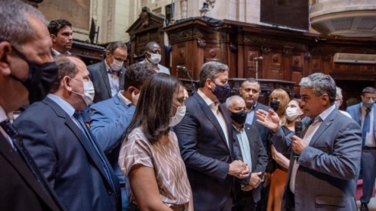 De tornozeleira, Flordelis participa de ato a favor de Arthur Lira