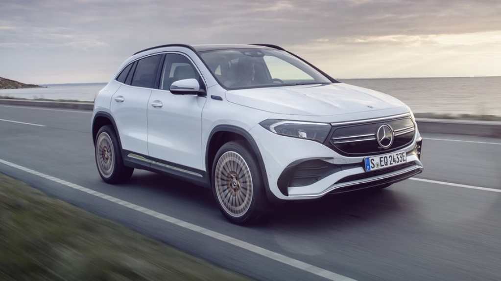 Mercedes-Benz revela o EQA, novo SUV de entrada 100% elétrico