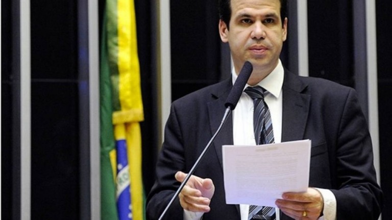 Retaliação? Deputado perde cargos no governo após anunciar apoio a Baleia Rossi