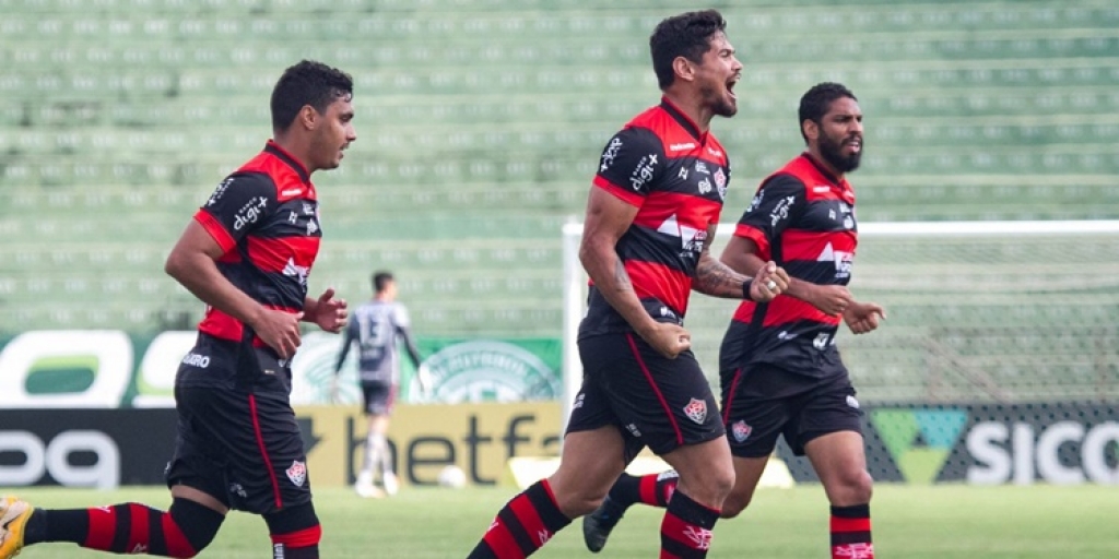 Vitória vence Guarani de 2 a 1 e conquista 42 pontos na competição