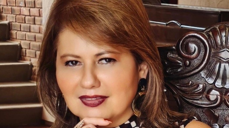 Narjara Turetta posta foto com uísque e é julgada por seguidores no Instagram