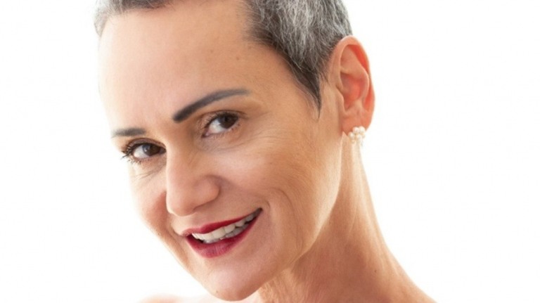 Faa Morena mistura poesia e erotismo em livro de receitas da quarentena