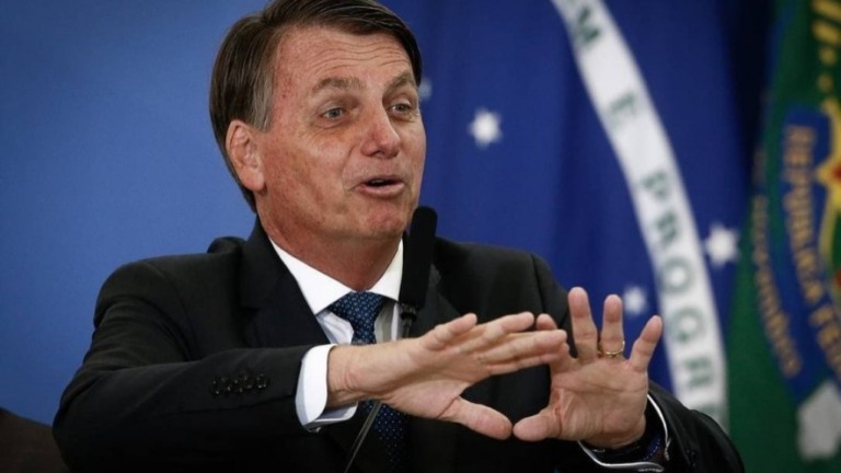Após pressão, governo decide colocar caminhoneiros no início da fila da vacina