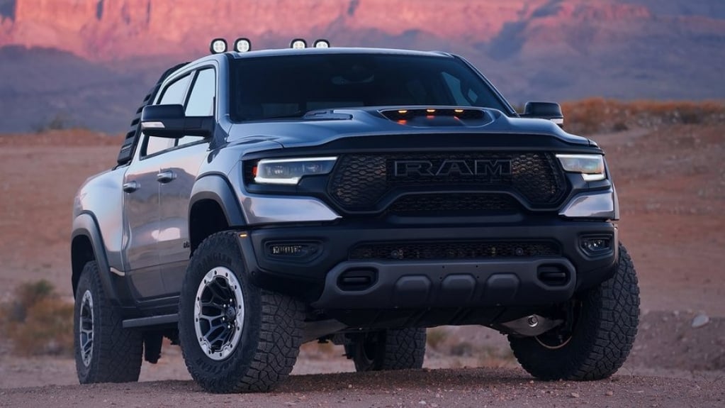 Cotada para o Brasil, Ram 1500 TRX será leiloada nos EUA