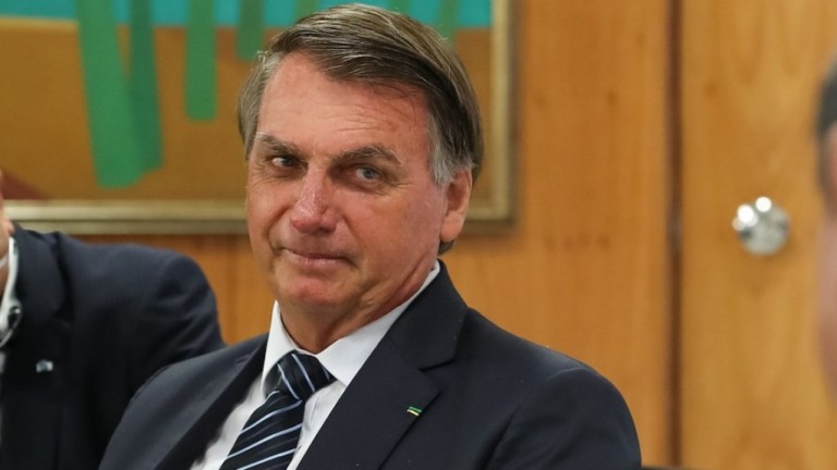 Distribuição de vacinas compradas da Índia começa neste sábado, afirma Bolsonaro