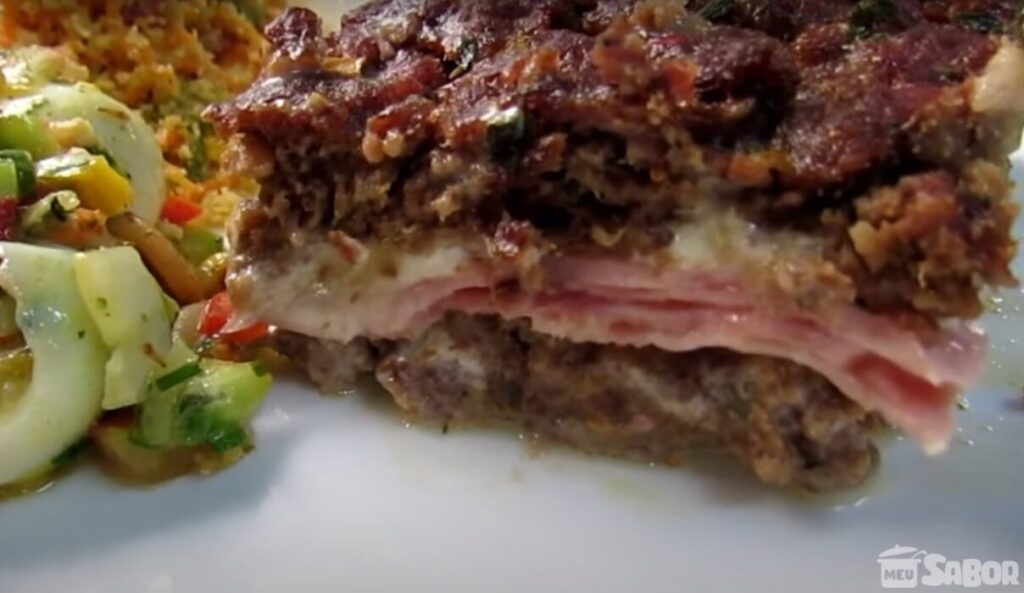 Aprenda a fazer uma saborosa Torta de carne moída recheada