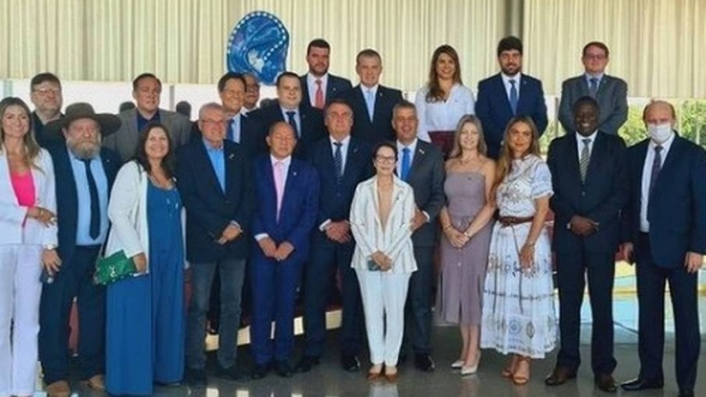 Após reclamar de falta de apoio a Lira, Bolsonaro recebe ruralistas no Alvorada