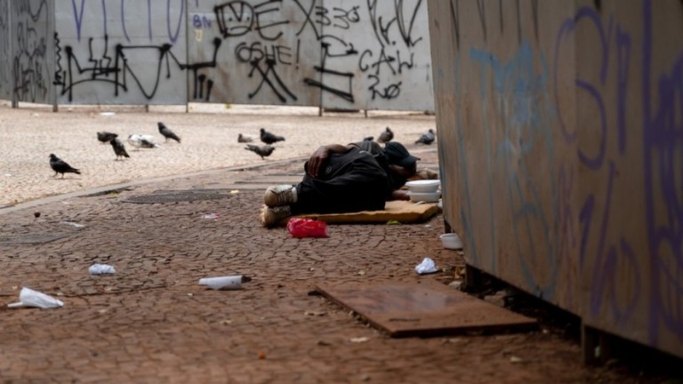 MTST pede na Justiça que população de rua tenha prioridade na vacinação