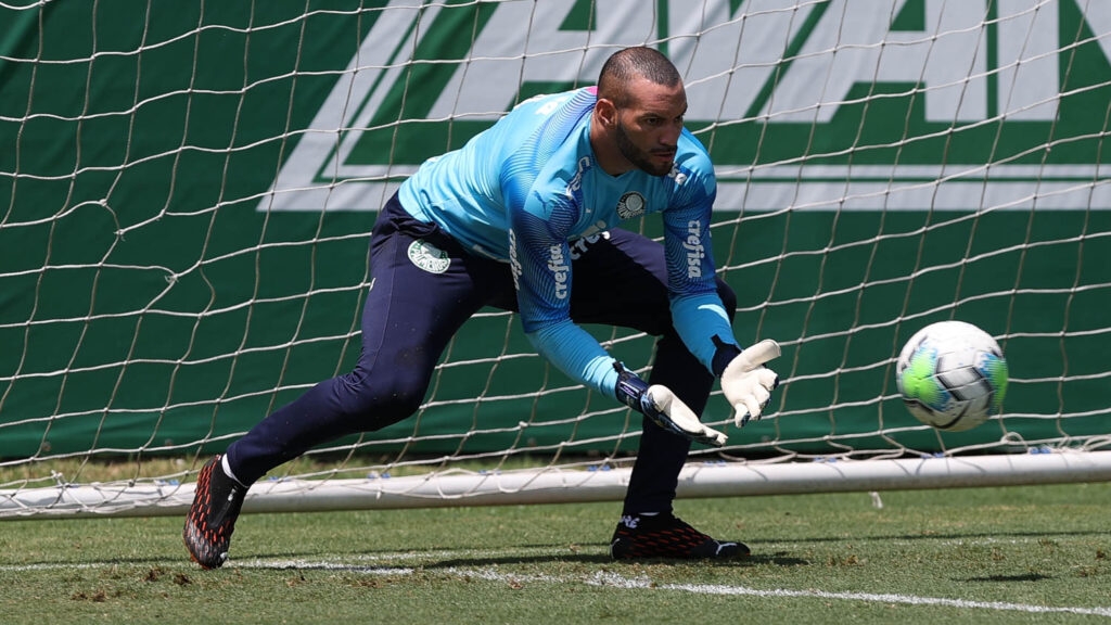 Palmeiras realiza treino técnico e tático antes de viagem a Fortaleza