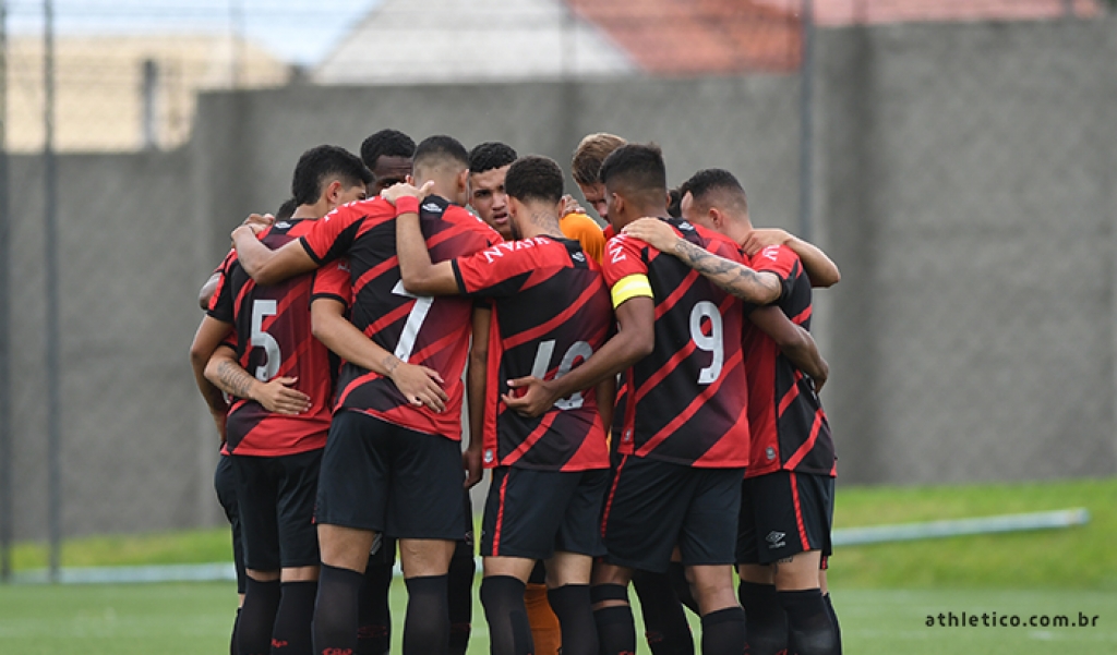 Furacão terá 23 jogadores à disposição para a partida contra o Flamengo