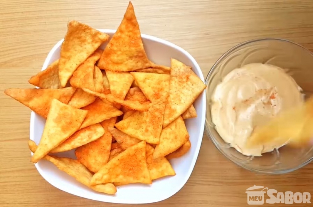 Veja só como é super fácil fazer Doritos Caseiro, veja logo a baixo a receita maravilhosa desse salgadinho tão famoso