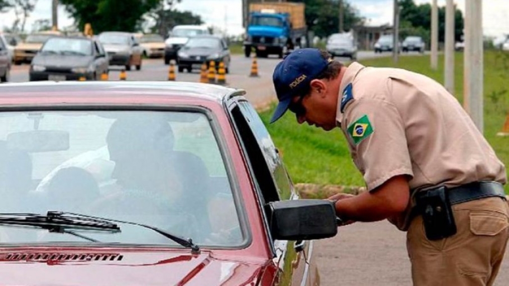 Multas devem aumentar caso motorista se sinta mais livre no trânsito