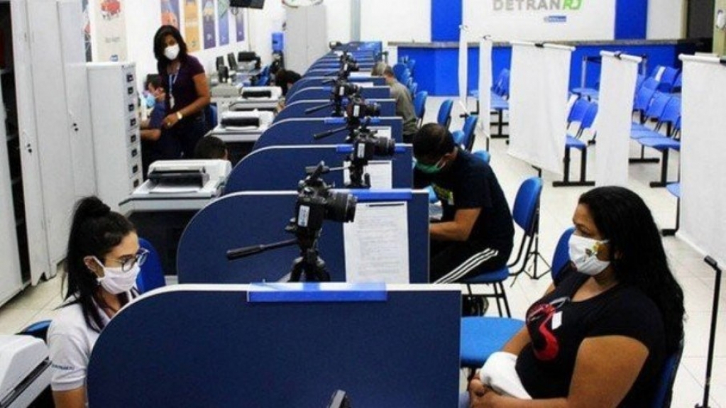 RJ: operadora corta internet do governo e justiça determina retorno do serviço