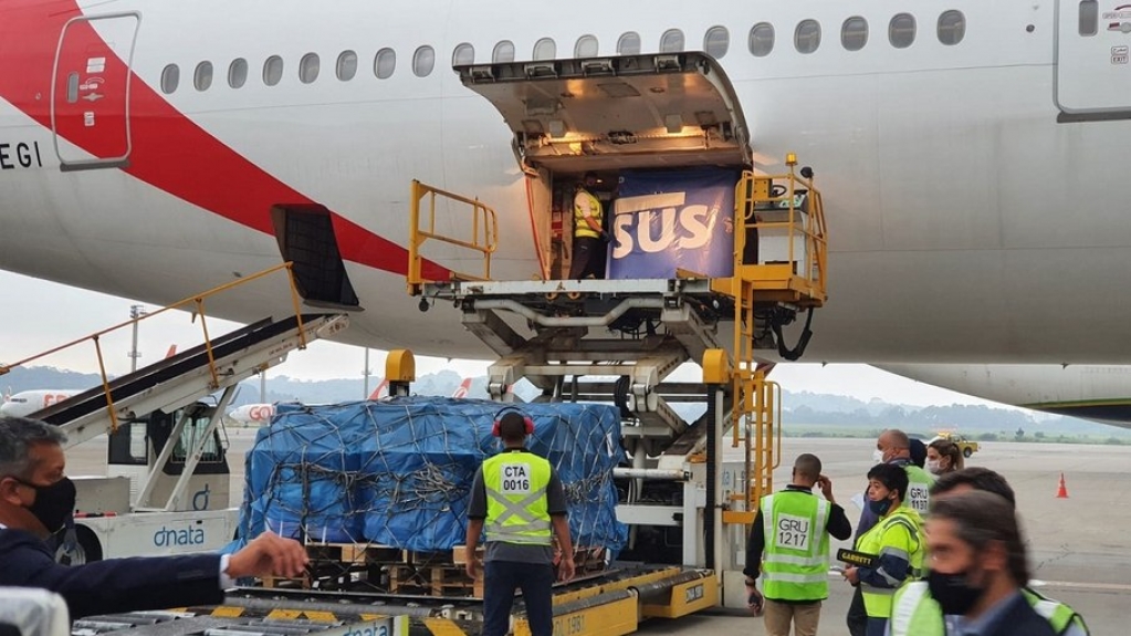 Justiça Federal suspende distribuição de vacina de Oxford em Manaus