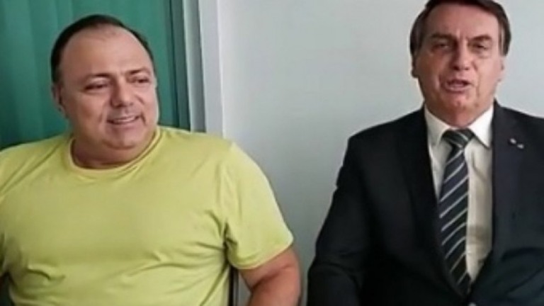 Bolsonaro deixa entrevista após pergunta sobre investigação de Pazuello