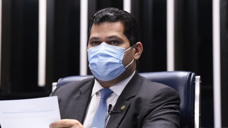 Alcolumbre oferece cargos, e MDB reavalia candidatura à presidência do Senado