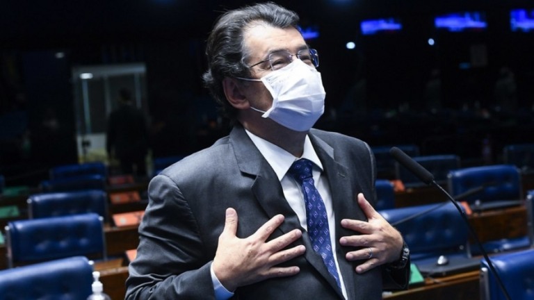 MDB diz que avalia "cenário" e sugere desistência da candidatura de Simone Tebet