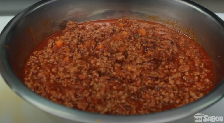 Aprenda a fazer um delicioso Molho Bolonhesa para usar nos preparos de suas massas e salgados