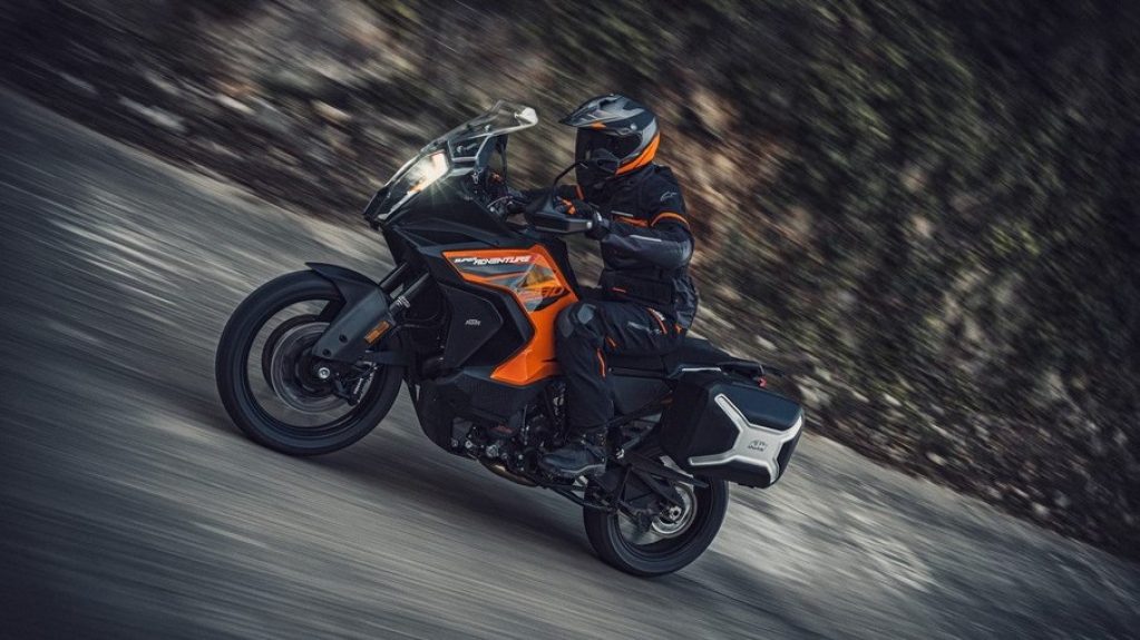 KTM 1290 Super Adventure S 2021 estreia renovada e com ACC de série