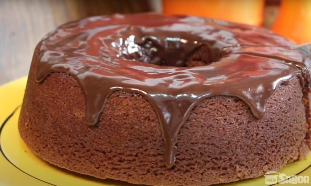 Aprenda a fazer um Maravilhoso Bolo de Chocolate beeeeemm fofinho