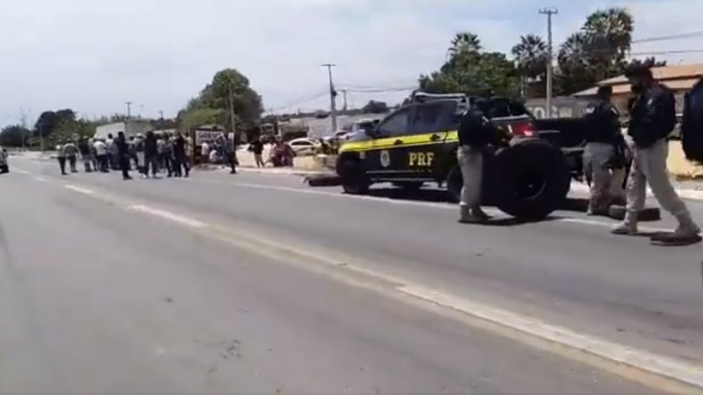 Caminhoneiros se manifestam em rodovias do nordeste; confira Caminhoneiros se manifestam em rodovias do nordeste; confira