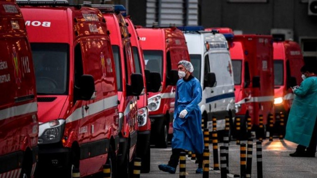 Portugal está sem leitos de UTI e transfere pacientes para a Áustria, diz jornal