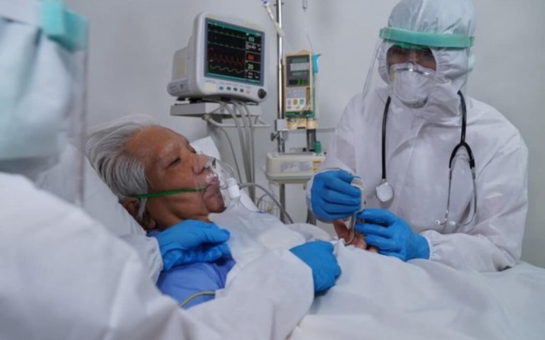 Covid-19: quase 50% dos pacientes em UTIs no país morrem, diz pesquisa