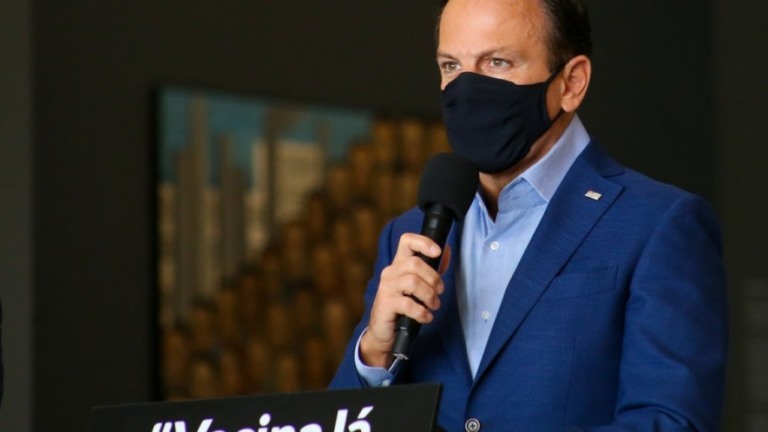 Doria ganha direito de resposta em rádio após discutir com comentarista