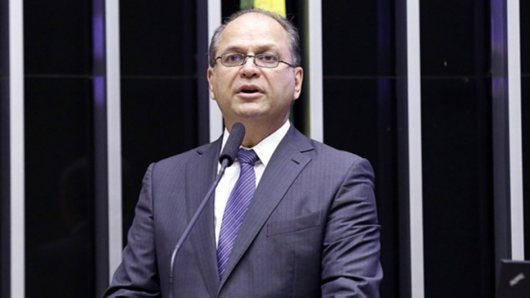 Líder do governo: prisão em 2ª instância foi criada para tirar Lula da eleição
