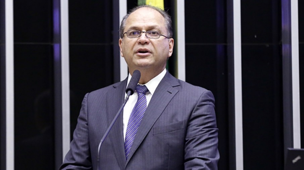 Líder do governo: prisão em 2ª instância foi criada para tirar Lula da eleição