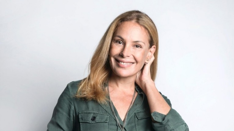 Carolina Ferraz usa "empregada" em disputa judicial contra Globo