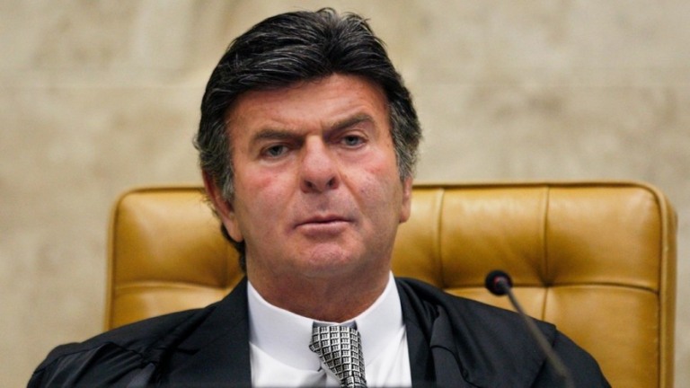 Em cerimônia no Congresso, Fux prega "lealdade à constituição e à democracia"