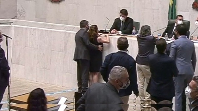 Isa Penna pede que deputado que testemunhou assédio saia do Conselho de Ética