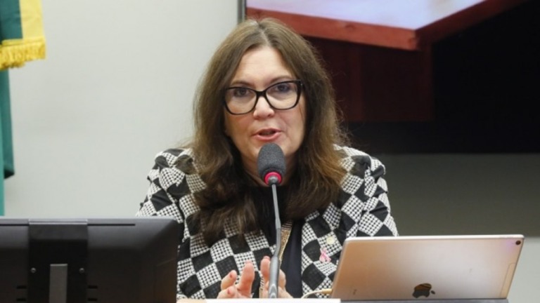 Cotada na CCJ, Bia Kicis diz confiar em Arthur Lira: "acordo vai ser respeitado"
