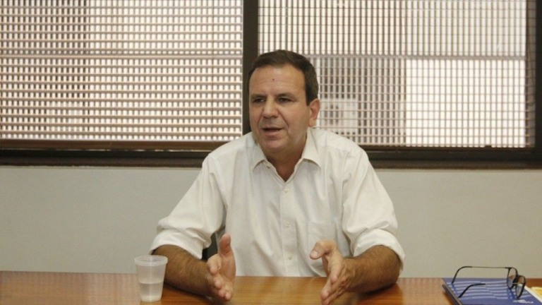 'Não sejam otários. Não comprem ingressos', diz Paes sobre festas no Carnaval