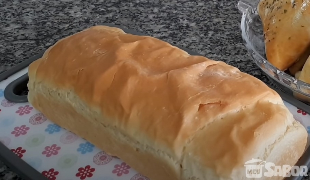 Pão de forma caseiro, super fácil de fazer e fica uma delícia!