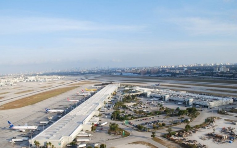 Miami registra movimento recorde de carga aérea