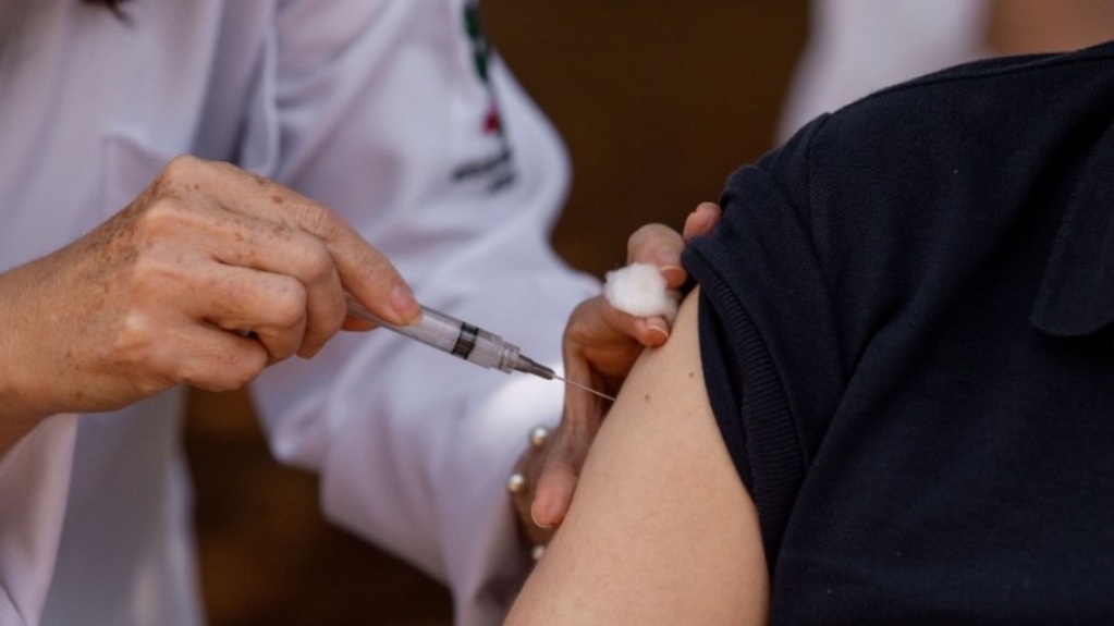 Estado de SP antecipa vacinação de idosos com mais de 85 anos já para esta sexta