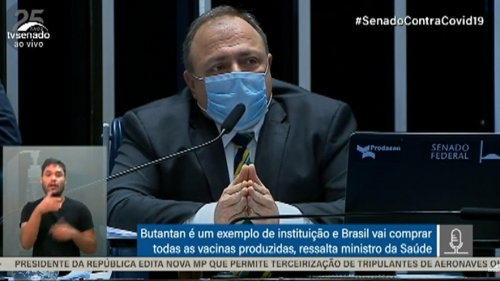 "Vamos vacinar o país todo em 2021", afirma Pazuello
