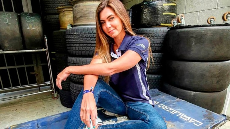 Letícia Datena fala sobre machismo no automobilismo: "Levei cantada de chefe"