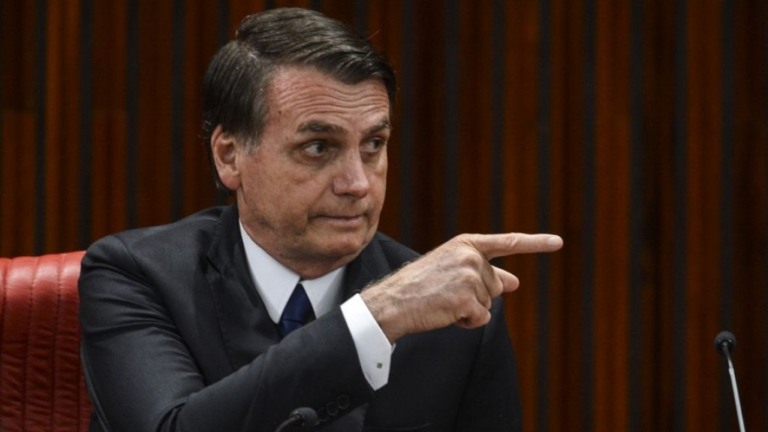 "Uma desgraça, mas é uma missão", diz Bolsonaro sobre cadeira da presidência