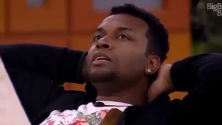 BBB 21: Nego Di diz que Sarah passou a mão nele e Karol fala: "Foi abusadinho?"