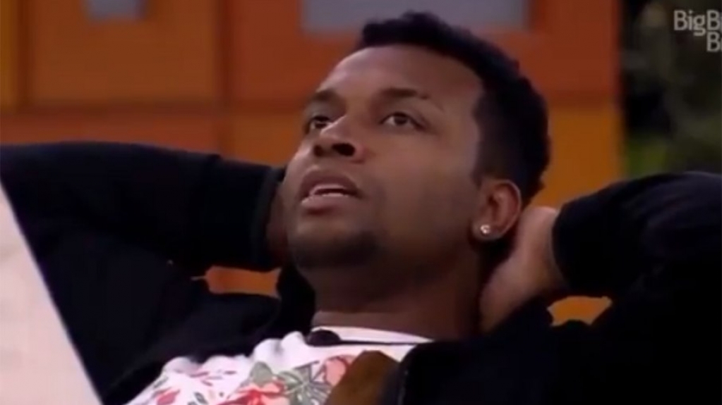 BBB 21: Nego Di diz que Sarah passou a mão nele e Karol fala: "Foi abusadinho?" BBB 21: Nego Di diz que Sarah passou a mão nele e Karol fala: "Foi abusadinho?"