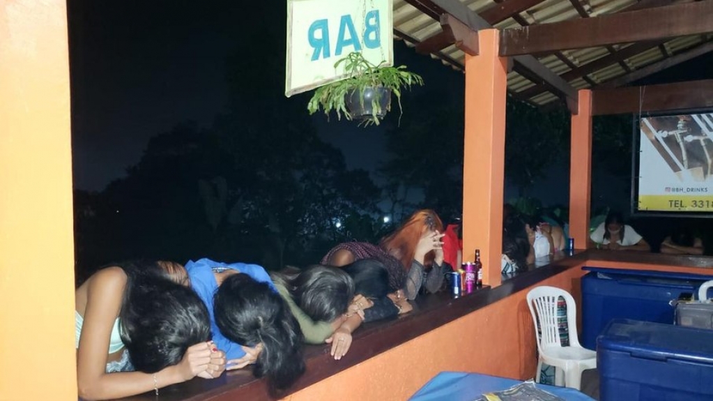 Aglomeração: Polícia acaba com baile funk com 150 pessoas em Minas Gerais Aglomeração: Polícia acaba com baile funk com 150 pessoas em Minas Gerais