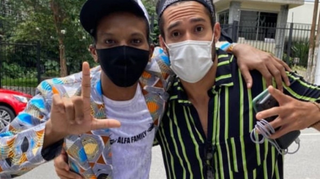 ‘BBB 21’: Lucas Penteado e Arcrebiano se encontram fora da casa ‘BBB 21’: Lucas Penteado e Arcrebiano se encontram fora da casa