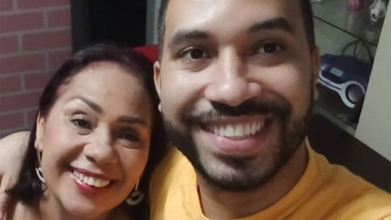 'BBB 21': Mãe de Gilberto diz que fãs do filho já pagaram até contas para ela