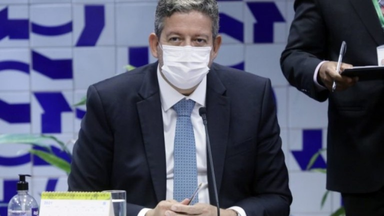 Mesa da Câmara vota prisão do deputado Daniel Silveira amanhã (18)