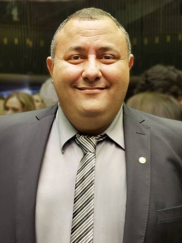 Deputado quer Daniel Silveira solto e chama ministro de "nocivo à República"