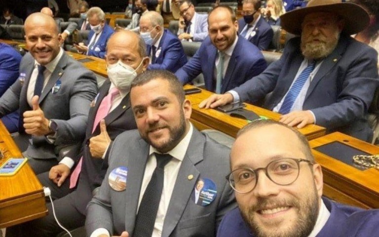 Impulsionada por bolsonaristas, prisão de deputado soma 1,5 milhão de tuítes