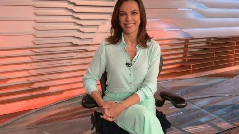 Ana Paula Araújo agradece carinho dos fãs após morte do pai